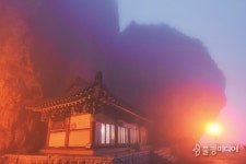 금강산에도 없는 금오산 약사암