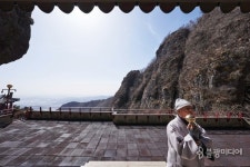 금강산에도 없는 금오산 약사암