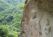 하늘 아래 땅 위 노천의 부처님, 마애불