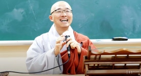 오직 법문하는 도량 문 연 법상 스님