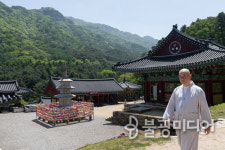 [원주, 뱃길의 부처님] 군인들에게는 통닭과 맥주를 제공합니다-해공 스님