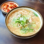 진한 육수의 든든한 닭칼국수 맛집 4