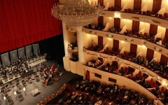 거리 두기 형태로 돌아온 클래식 공연장