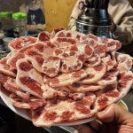 쫄깃한 식감에 반하는 꼬리 구이, 소꼬리 vs 돼지꼬리