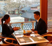 서울에서 창덕궁 뷰를 가진 딱 2개의 레스토랑