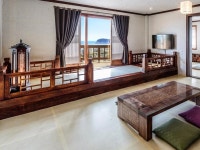 남해, 여수, 거제, 제주의 바다 뷰 한옥 스테이 4