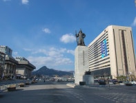 8월 재개장 앞두고 목욕재계하는 광화문광장