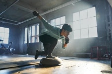 언더아머, 황대헌과 함께한 브랜드 캠페인 영상 공개