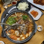 시원한 폭포 앞에서 즐기는 맛집 4