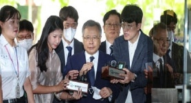 '대장동 50억 클럽 의혹' 박영수 석방