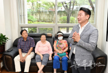 김동근 의정부시장, 경로당 방문 어르신들과 소통