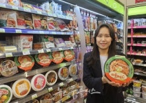 CU, 떡볶이 끝판왕 품었다…애플하우스도 편의점으로