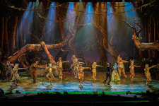 가족 뮤지컬 대작  정글북…실물 크기 코끼리·몰입감 넘치는 무대