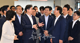 BNK부산은행, 금융권 최초 부산 서민금융복합지원센터 개소