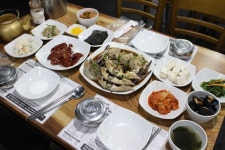 게장•셀프코너•막걸리 무한리필 제공, 동대문 DDP 맛집 순미네행복게장 주목