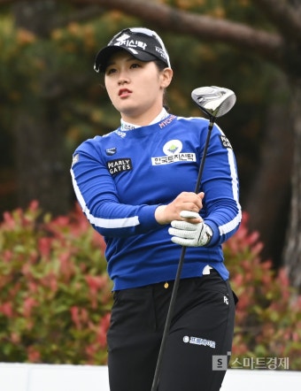 (넥센·세인트나인 마스터즈)박현경 '어디까지 날아갔나'[포토]