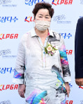 (제주삼다수마스터스) 시상식 참석한 우리들 골프&리조트 김수경 회장