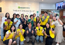폭염 속 혼자 계신 어르신 안부 챙긴다… 동덕여대 학생들, 성북구 골목길 누빈 온정