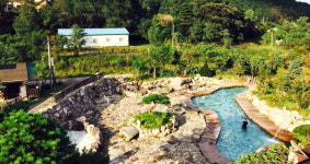 속초펜션 복골온천펜션, 온천에서 피로 풀고 세이로무시도 맛본다