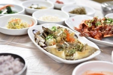 안면도 맛집 꽃지꽃게집, 충남 태안의 향토음식 게국지로 튤립축제 온 관람객 발길 이끌어