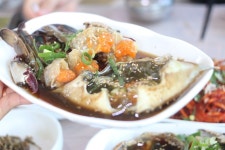 안면도 맛집 ‘꽃지꽃게집’, 게국지 전문점으로 수목원 자연휴양림 이후 여행코스 눈길