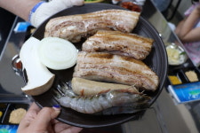 효리네민박맛집 ‘한림 그때그집’, 사장님 특별 비법으로 초벌구이한 제주흑돼지맛집