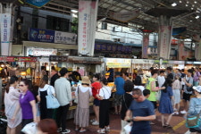 제주공항 근처 핫플레이스? “제주 야시장 먹거리 추천지를 모았다!” ‘동문재래시장’