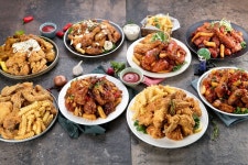 만 원대에 두 가지 맛 ‘치킨 + 떡볶이 + 감자튀김’ 몽땅 먹을 수 있는 ‘대혜자’ 치킨세트 조커닭