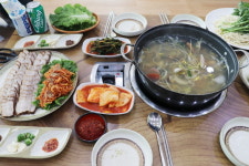 안면도 맛집 ‘딴뚝칼국수’ 해물칼국수로 입맛 사로잡아