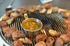 “매력에 취하는” 제주시 화북 삼화지구 연말 회식 맛집… ‘오도록흑돼지’, 지역 주민들의 이목 집중