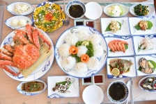 속초동명항맛집 ‘돌섬대게횟집’ 속초양질의 신선한 대게 푸짐하게 맛볼 수 있어