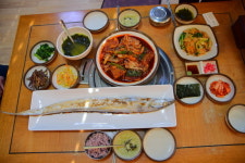“제주도 서귀포에서 맛보는 즐거움”… ‘올레삼다정’, 통갈치구이 맛집의 전통적인 매력 선보여
