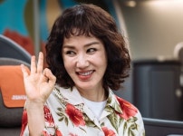 오케이 마담 엄정화, 러블리↔카리스마 완벽 소화…어떤 스타일도 OK!