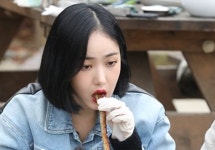 여자친구, 케이밥스타 출연…한우 곱창 100인분 먹방! 레전드 먹스킬