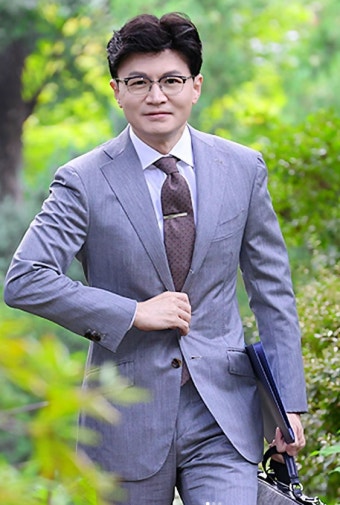 정치판 뛰어든 한동훈, 국민의힘 비대위원장 수락... 대통령까지 갈 수 있을까