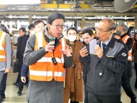 박형준 시장, 지역 주력산업 자동차·조선 산업 활성화할 것