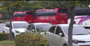 충남도청·경찰청 앞인데?…곳곳에 불법 주차