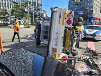 부산 해운대 중동역교차로 내 3중 추돌사고