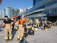 한 걸음만 더…해운대 LCT 101층 계단 오르기