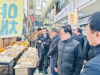 이낙연 새로운미래 공동대표, 목포 전통시장 찾아 민심 청취