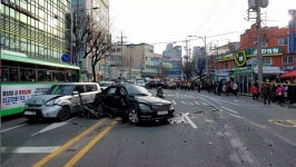 은평구 연서시장 앞 도로서 9중 추돌··1명 사망 ·13명 부상