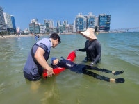 부산해양경찰서, 생존수영 체험교실 진행