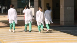 강원 의대 졸업생 과반 수도권행