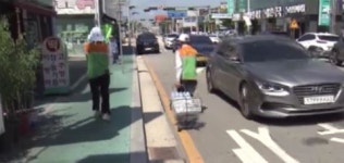 폭염에 노점상 어려움 가중…남원서 얼음물 나눔