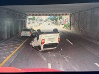 부평 도로서 SUV 택시 추돌 후 전복…2명 부상