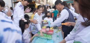 부천시, 김규리 배우 등과 함께 고강초 담장 환경 개선