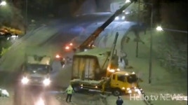 대설경보 속 정읍 호남고속도로서 화물차 눈길에 넘어져