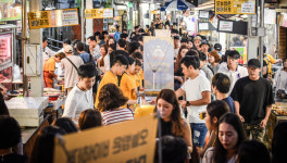 부산 전통시장, 미식·이국적 야시장으로 매출 반등 노린다