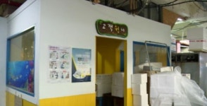방치된 부안상설시장 옥상공원…상인 차라리 철거