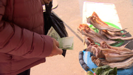 현금만 받아요 전통시장 노점…변화 절실